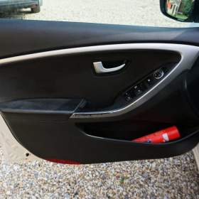 Foto inzerátu Hyundai i30 TRIKOLOR WEEKEND 1,6 GDI 99 kW