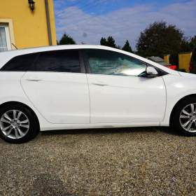 Foto inzerátu Hyundai i30 TRIKOLOR WEEKEND 1,6 GDI 99 kW