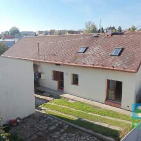Foto inzerátu Prodej, rodinný dům, dvě bytové jednotky, pozemek 1000 m2, Slavkov u Opavy