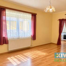 Foto inzerátu Prodej, rodinný dům, dvě bytové jednotky, pozemek 1000 m2, Slavkov u Opavy
