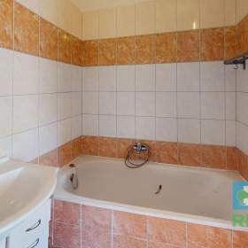 Foto inzerátu Prodej, rodinný dům, dvě bytové jednotky, pozemek 1000 m2, Slavkov u Opavy