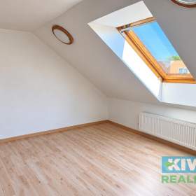Foto inzerátu Prodej, rodinný dům, dvě bytové jednotky, pozemek 1000 m2, Slavkov u Opavy