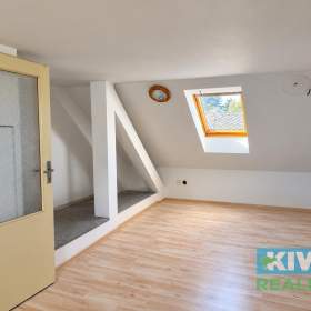 Foto inzerátu Prodej, rodinný dům, dvě bytové jednotky, pozemek 1000 m2, Slavkov u Opavy