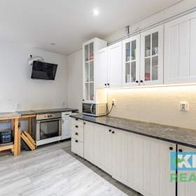 Foto inzerátu Prodej, prvorepubliková vila s pozemkem 2 600 m², Ostrava, ul. Muglinovská