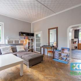 Foto inzerátu Prodej, prvorepubliková vila s pozemkem 2 600 m², Ostrava, ul. Muglinovská