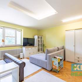 Foto inzerátu Prodej, prvorepubliková vila s pozemkem 2 600 m², Ostrava, ul. Muglinovská