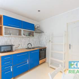 Foto inzerátu Prodej, prvorepubliková vila s pozemkem 2 600 m², Ostrava, ul. Muglinovská