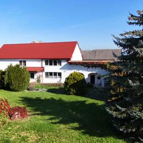 Prodej zemědělské usedlosti, cca 186 m2, s pozemky 7 638m2, Renoty / 18869426