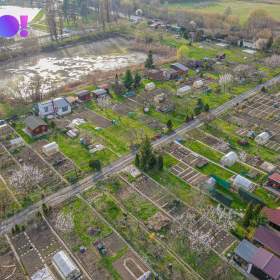 Foto inzerátu Prodej zahrady 204 m², Otrokovice
