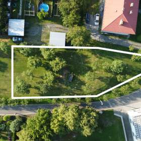 Prodej stavebního pozemku 1 015 m², Milenov / 19119408