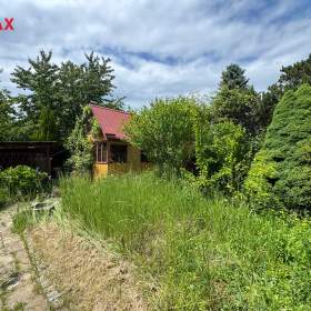 Chata 19 m² se zahradou 328 m², Na Stráni, Slavonín / 19362492