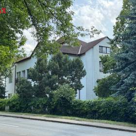 Prodej komerční budovy cca 1 551 m² s pozemky 3 040 m², Kunovice / 19365633