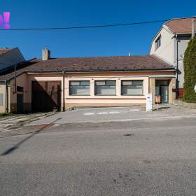 Prodej řadového domu s dvorkem, 349 m², Medlov / 19418820