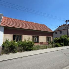 Prodej rodinného domu s pozemky 2 149 m2, Velešovice / 19433258