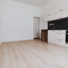 Pronájem bytu 1+kk, cca 30 m² v Šumperku s parkováním / 19438748