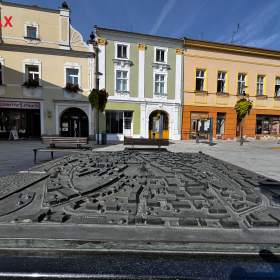 Prodej domu s komerčním prostorem, bydlením a zahradou, Masarykovo nám., Uničov / 19450824