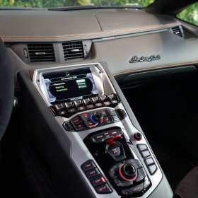 Foto inzerátu Lamborghini Aventador S*SENSONUM*KAMERA*LIFT