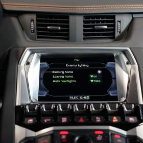 Foto inzerátu Lamborghini Aventador S*SENSONUM*KAMERA*LIFT