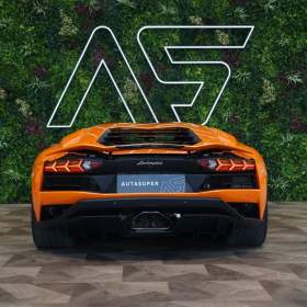 Foto inzerátu Lamborghini Aventador S*SENSONUM*KAMERA*LIFT