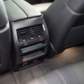 Foto inzerátu BMW X5 40d*xDRIVE*H/K*TAŽNÉ*HUD*INDIV