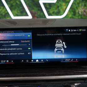 Foto inzerátu BMW X5 40d*xDRIVE*H/K*TAŽNÉ*HUD*INDIV