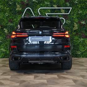 Foto inzerátu BMW X5 40d*xDRIVE*H/K*TAŽNÉ*HUD*INDIV