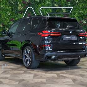 Foto inzerátu BMW X5 40d*xDRIVE*H/K*TAŽNÉ*HUD*INDIV