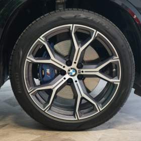 Foto inzerátu BMW X5 40d*xDRIVE*H/K*TAŽNÉ*HUD*INDIV