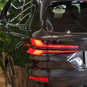 Foto inzerátu BMW X5 40d*xDRIVE*H/K*TAŽNÉ*HUD*INDIV