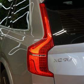 Foto inzerátu Volvo XC90 T8*RECHARGE*R-DESIGN*PANO*7MÍS