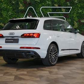 Foto inzerátu Audi Q7 50 TDI*S-LINE*TAŽNÉ*OLED*NEZ.T
