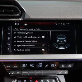 Foto inzerátu Audi RS 3 LIMO*FACELIFT*SONOS*HUD*ZÁRUKA