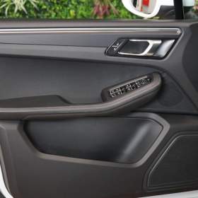 Foto inzerátu Porsche Macan PANO*CAMERA*LED*