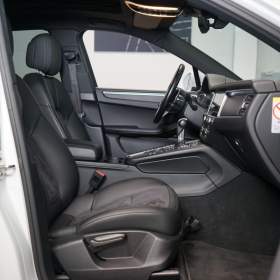 Foto inzerátu Porsche Macan PANO*CAMERA*LED*