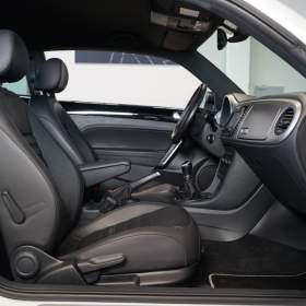 Foto inzerátu Volkswagen Beetle *CLUB*MANUAL*LED*