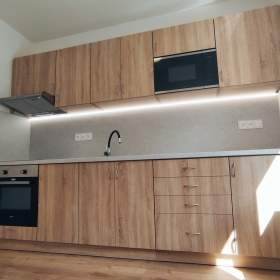 Pronájem zrekonstruovaného bytu 3+1, cca 90 m² v obci Bohdíkov, okres Šumperk / 19535734