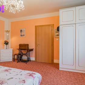 Foto inzerátu Prodej dvougeneračního rodinného domu, 442 m², pozemek 2 875 m², Červenka