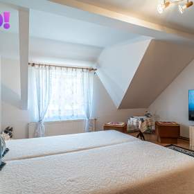 Foto inzerátu Prodej dvougeneračního rodinného domu, 442 m², pozemek 2 875 m², Červenka