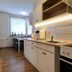 Pronájem bytu 2+1, cca 65 m² ve městě Uničov s parkováním / 19556989