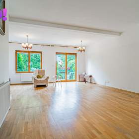 Foto inzerátu Prodej řadového rodinného domu 5+kk se zahradou a dvougaráží, Praha 8 - Staré Ďáblice