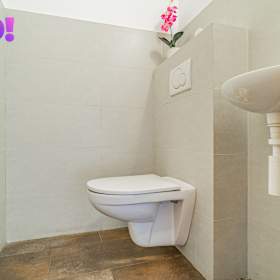 Foto inzerátu Prodej řadového rodinného domu 5+kk se zahradou a dvougaráží, Praha 8 - Staré Ďáblice