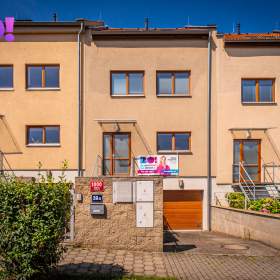 Foto inzerátu Prodej řadového rodinného domu 5+kk se zahradou a dvougaráží, Praha 8 - Staré Ďáblice