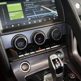 Foto inzerátu Jaguar F-Type P300*R-DYNAMIC*MERIDIAN*CAMERA