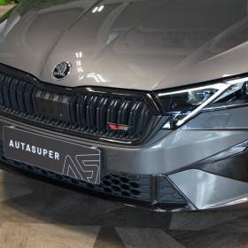 Foto inzerátu Škoda Octavia COMBI*DSG*195kW*FACELIFT*PANO*