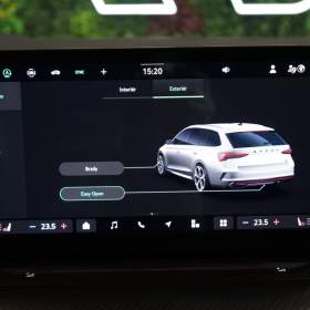 Foto inzerátu Škoda Octavia COMBI*DSG*195kW*FACELIFT*PANO*