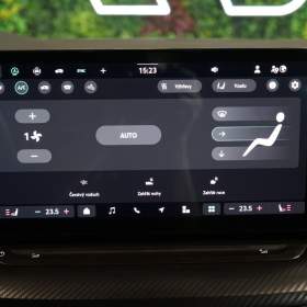 Foto inzerátu Škoda Octavia COMBI*DSG*195kW*FACELIFT*PANO*