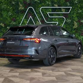 Foto inzerátu Škoda Octavia COMBI*DSG*195kW*FACELIFT*PANO*