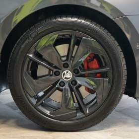 Foto inzerátu Škoda Octavia COMBI*DSG*195kW*FACELIFT*PANO*