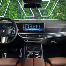 Foto inzerátu BMW X7 40d*xDRIVE*PANO*HUD*SERVIS*CAM