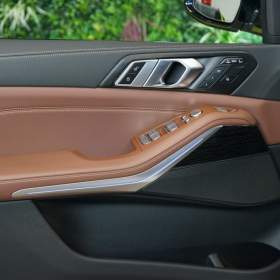 Foto inzerátu BMW X7 40d*xDRIVE*PANO*HUD*SERVIS*CAM